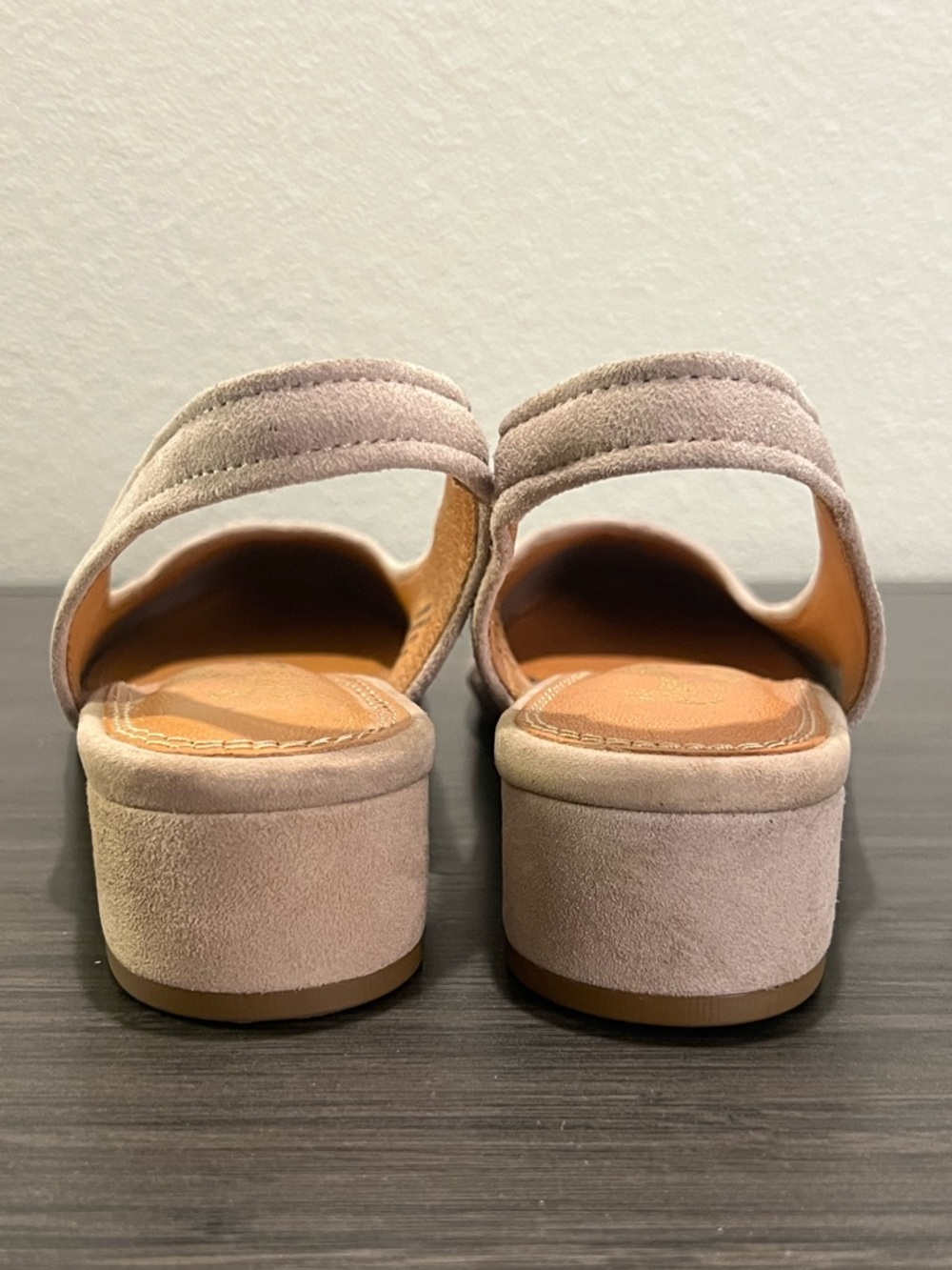 Seychelles Electric Dress Pump Nude Suede Slingback Heels Size 7 Neutral Classic - Picture 4 of 9